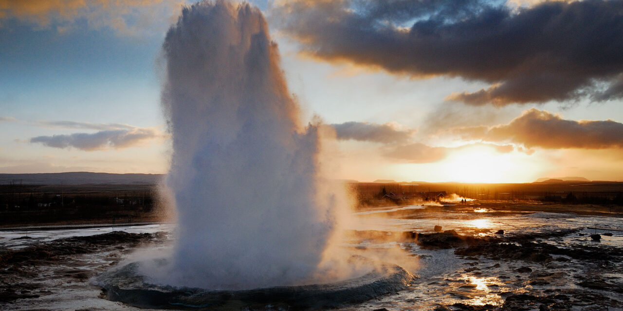 Geyser: Το εντυπωσιακό φυσικό φαινόμενο της Ισλανδίας (video)