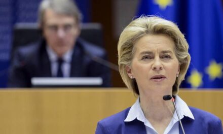 Πιστοποιητικό εμβολιασμού: Αντίδοτο ή έσχατη λύση;