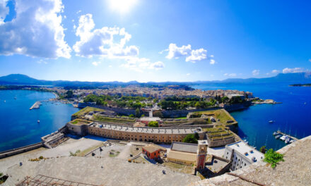 Η Daily Telegraph προτείνει 15 ελληνικά νησιά για τις φετινές καλοκαιρινές διακοπές