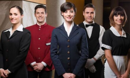 Υπ. Τουρισμού: Ξεκινούν τα προγράμματα μετεκπαίδευσης του τουριστικού κλάδου