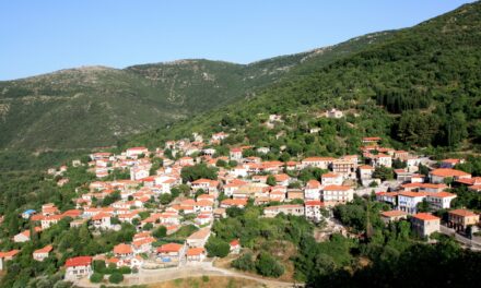 Ανδρίτσαινα: Ταξίδι στην πέτρινη αρχόντισσα