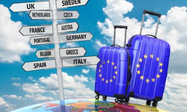 Ο Μπόρις Τζόνσον αποτρέπει τους Βρετανούς να ταξιδέψουν