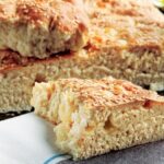 Παριανή φουσκωτή πίτα με τυρί για να γλείφετε τα δάχτυλα σας