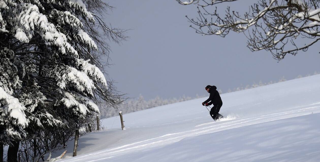 Στο Χιονοδρομικό Κέντρο Παρνασσού φιλοξενείται έως τις 29 Μαρτίου το Διεθνές Πρωτάθλημα Αλπικών Αγωνισμάτων 2023
