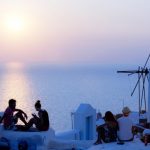 ΙΝΣΕΤΕ: Θετική η εικόνα του ελληνικού τουρισμού – «Αγκάθια» η Αθήνα και η Σαντορίνη