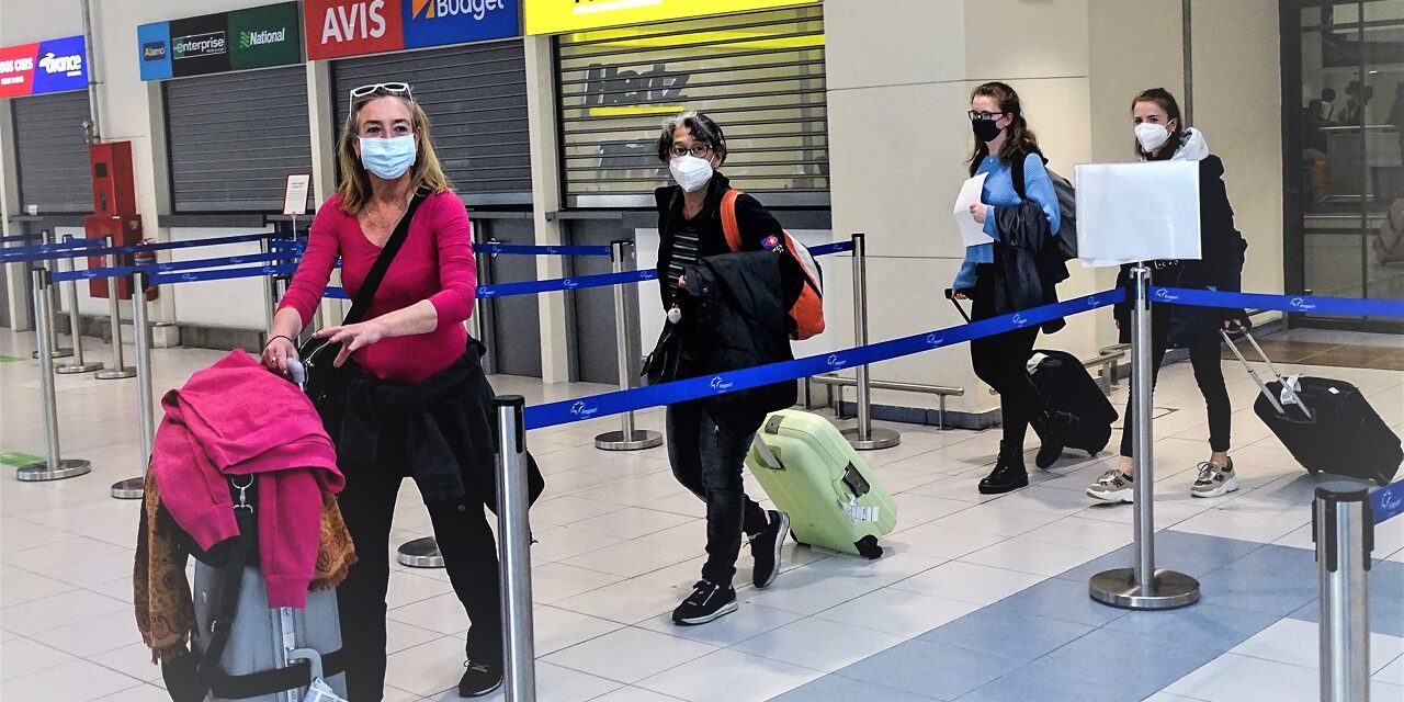 «Δεν μπορούσα ποτέ να το φανταστώ αυτό» – Οι πρώτες εντυπώσεις των Ολλανδών τουριστών στη Ρόδο