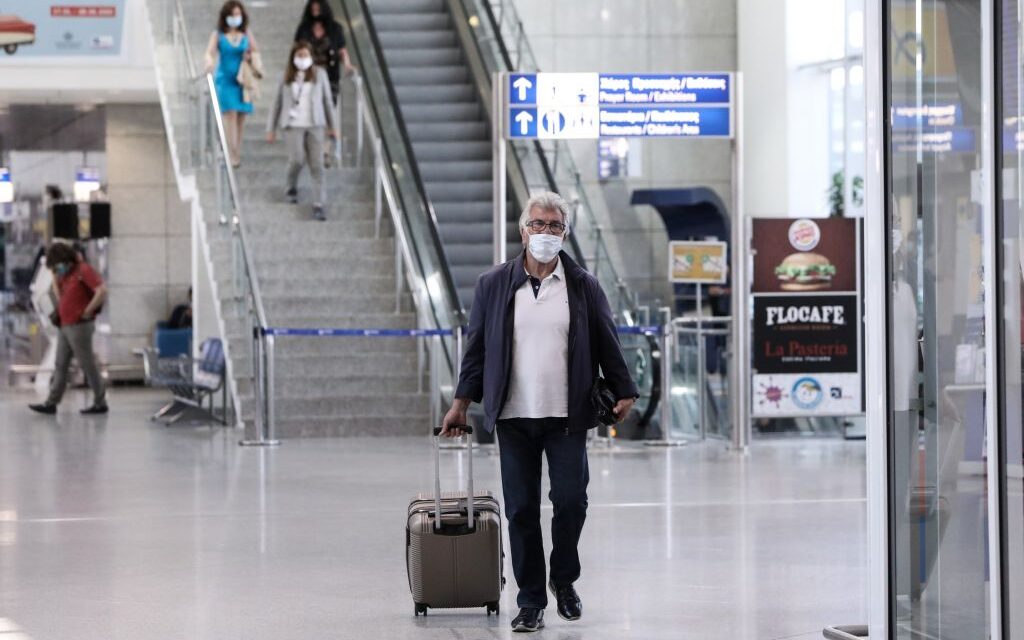 Οι ακυρώσεις των Γερμανών ξεπερνούν τις νέες κρατήσεις – Μείωση έως και 76%