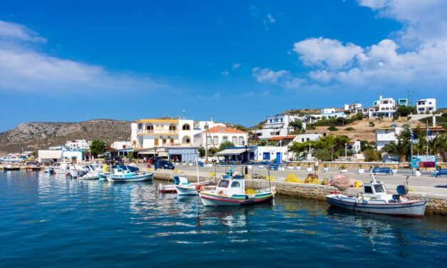 Σχέδιο για covid-free προορισμούς: Ξεκινά ο οριζόντιος εμβολιασμός στα νησιά με έως 10.000 κατοίκους