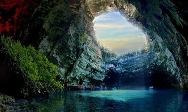 10 +1 πανέμορφα και μυστηριώδη σπήλαια της Ελλάδας