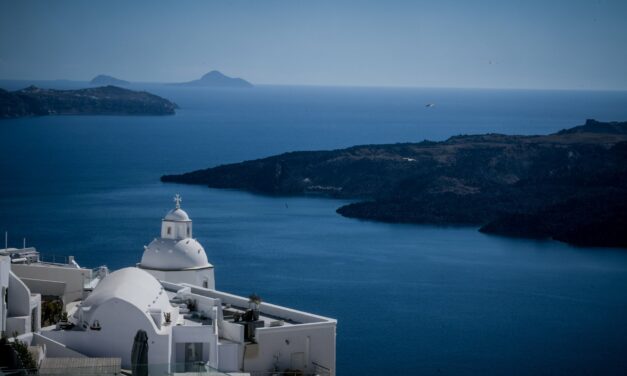 «Ανοίγει» το καλοκαίρι η ΕΕ για εμβολιασμένους τουρίστες από τις ΗΠΑ