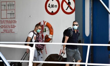 Επιστροφή στην κανονικότητα: Πώς θα ταξιδεύουμε σε άλλους νομούς και νησιά – Πότε θα χρειάζεται τεστ