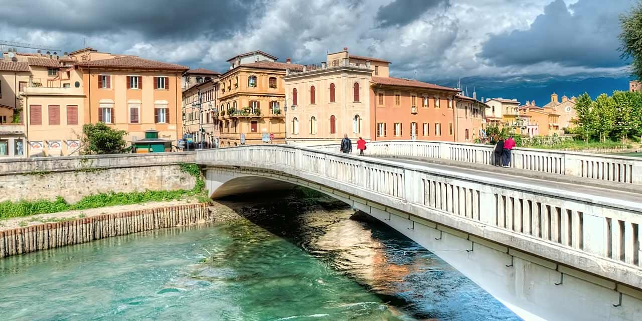 Αυτές οι υπέροχες Ιταλικές πόλεις σας πληρώνουν για να μετακομίσετε εκεί και να δουλέψετε με τηλεργασία