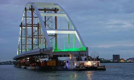 Ρόντερνταμ: Γέφυρα 200 μέτρων έγινε viral – Δείτε γιατί (video)