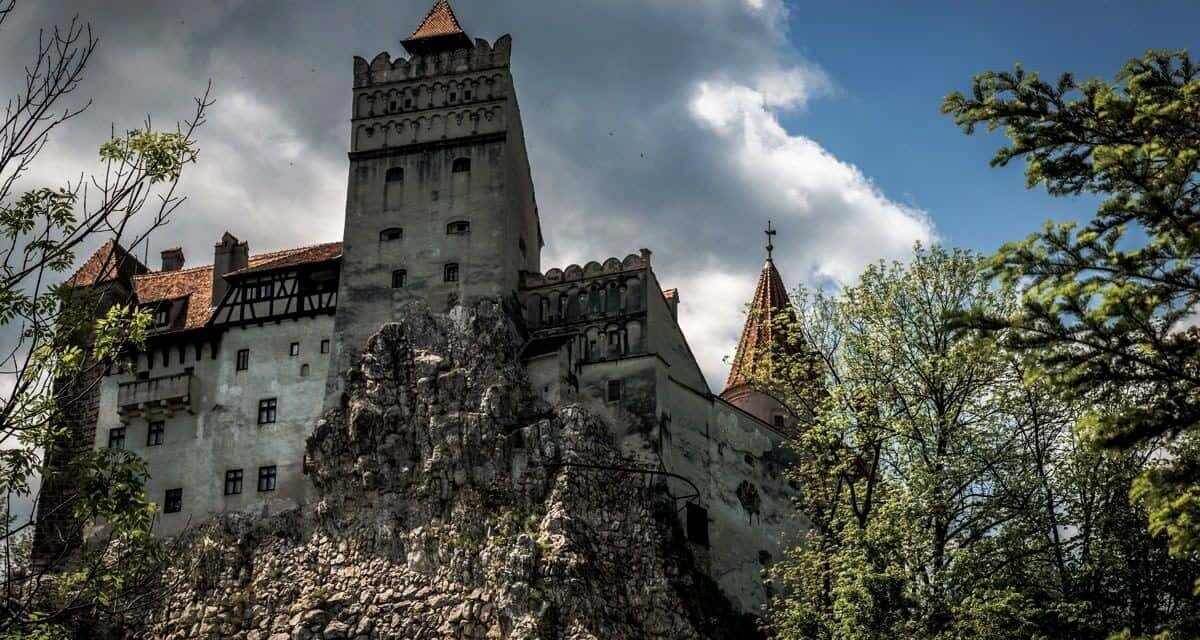 Ο πύργος του κόμη Δράκουλα στη Ρουμανία έγινε εμβολιαστικό κέντρο