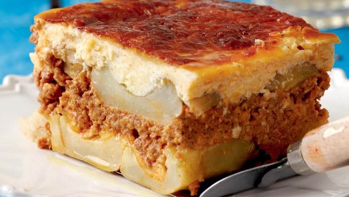 Μουσακάς με αγκινάρες… για να φέρετε την Πάρο σπίτι σας – Δείτε τη συνταγή