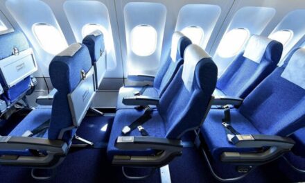 Τι σημαίνουν τα μπλε καθίσματα στα αεροπλάνα;