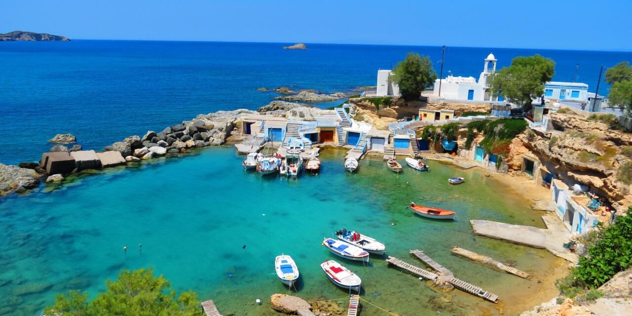 Τα εντυπωσιακά πολύχρωμα Μανδράκια της Μήλου (video)