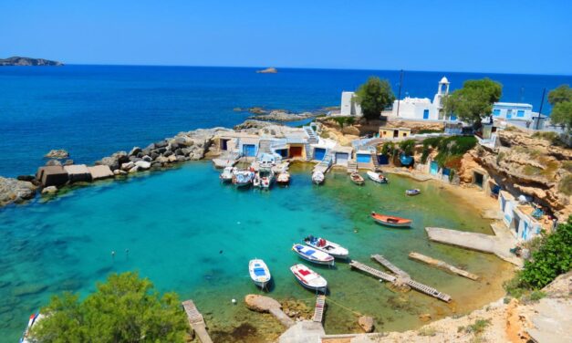 Τα εντυπωσιακά πολύχρωμα Μανδράκια της Μήλου (video)