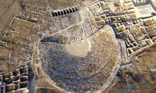 Τα φώτα του αρχαίου θεάτρου της Δήλου ανάβει ο Νίκος Διαμαντής