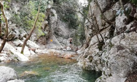Εξερευνώντας ένα από τα σημαντικότερα σπήλαια της Πάρνηθας, το σπήλαιο Πανός