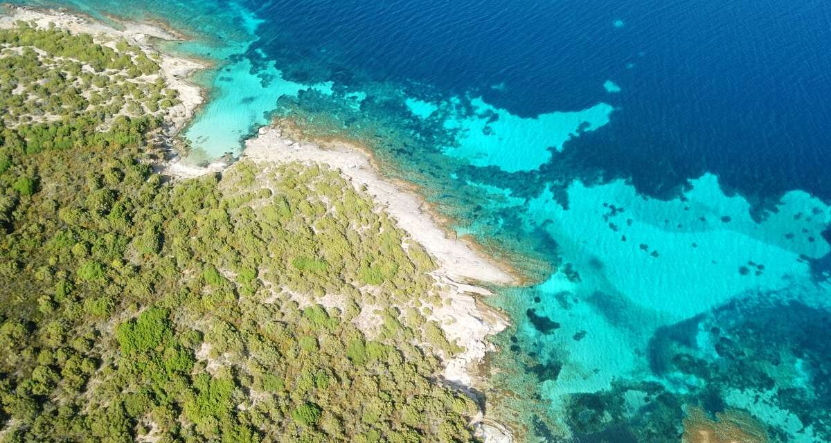 Οι “ελληνικές Μαλδίβες” που βρίσκονται σε πολύ μικρή απόσταση από την Αθήνα (video)