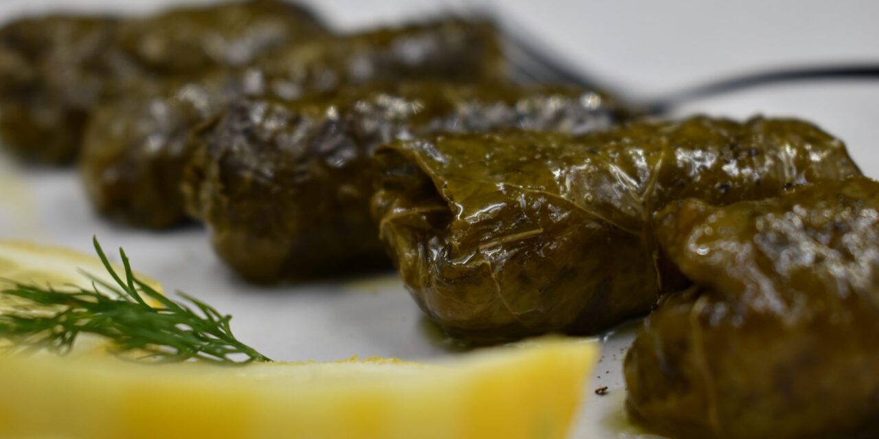 Γιαπράκια με κιμά που μας στέλνουν κατευθείαν… Κω