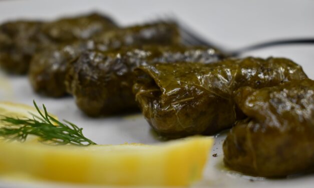 Γιαπράκια με κιμά που μας στέλνουν κατευθείαν… Κω