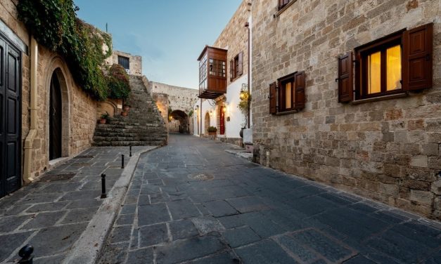 Telegraph: Αυτό τον ελληνικό προορισμό ψηφίζουν οι Βρετανοί για το Πάσχα