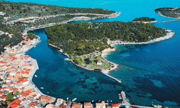 Εξερευνώντας την εξωτική ομορφιά των Παξών