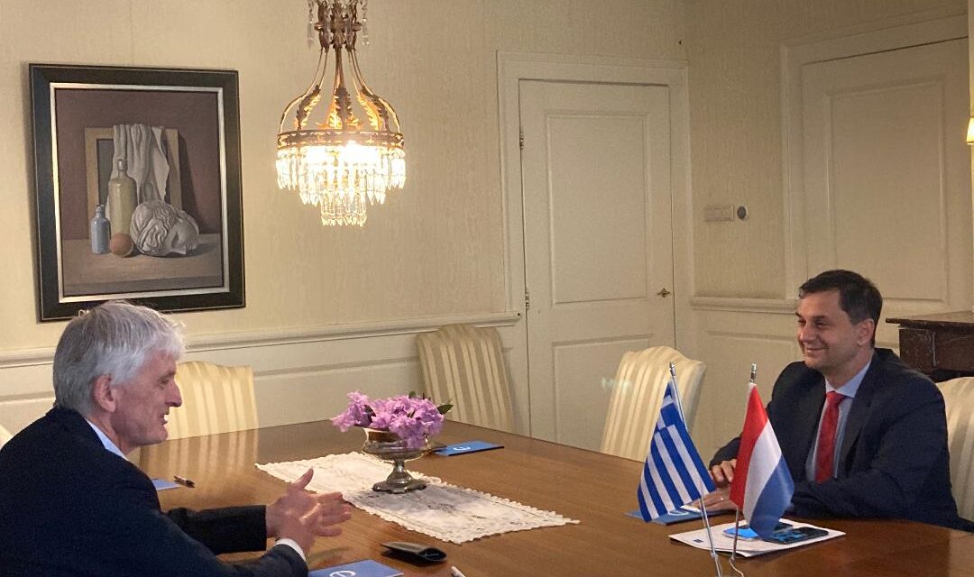 Στην Ολλανδία ο Χ. Θεοχάρης – Συναντήσεις για την απελευθέρωση της τουριστικής κίνησης προς την Ελλάδα