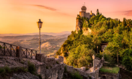 Εμβολιαστικός τουρισμός στο Σαν Μαρίνο: Μαζί με το δωμάτιο κλείνεις και εμβόλιο