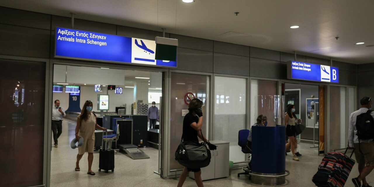 Διευρύνεται η λίστα για τους τουρίστες από τρίτες χώρες – Αναλυτικά οι οδηγίες εισόδου