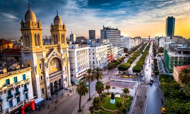 Ταξίδι στην πολύχρωμη Τύνιδα με την γοητευτική ατμόσφαιρα