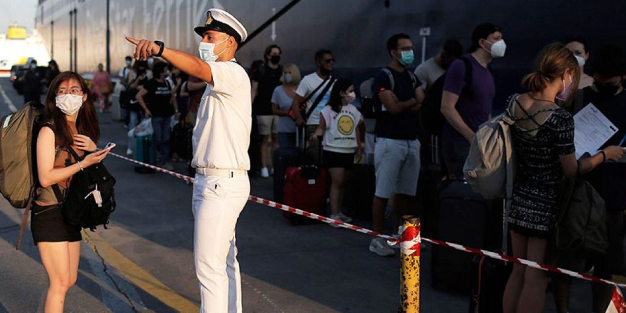 Τι αλλάζει στα ταξίδια μας με το πλοίο- Ποια έγγραφα πρέπει να έχουμε μαζί μας