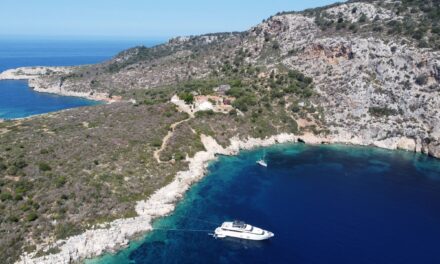 Ανακαλύπτοντας τη νήσο Πρώτη με το ιστορικό ναυάγιο Anouar (video)