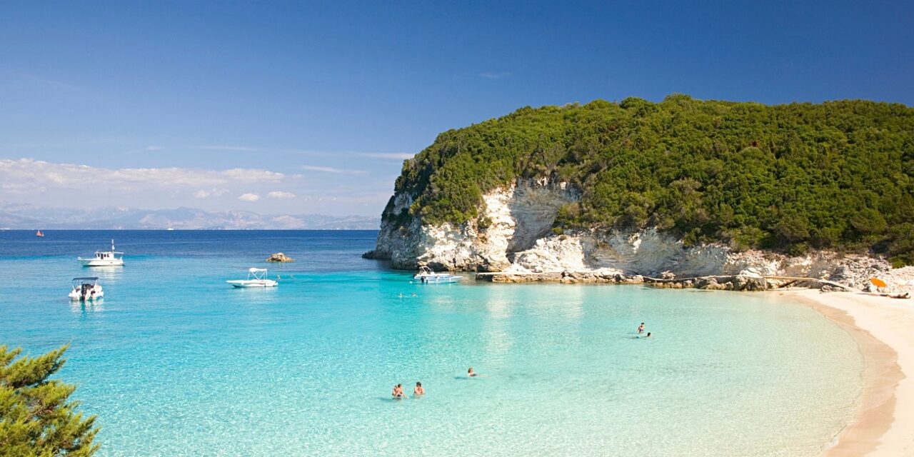 Βουτούμι, η πιο ωραία παραλία του Ιονίου και μία από τις ομορφότερες του κόσμου (video)