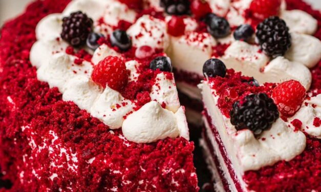 Γευστικό Giveaway: Μπείτε στην κλήρωση και κερδίστε μία τούρτα Red Velvet από τον φούρνο Martini, στο Χαλάνδρι!