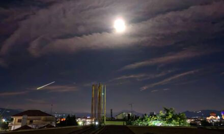 Έγινε η νύχτα μέρα: Μετεωρίτης «έσκισε» τον ουρανό της Ελλάδας