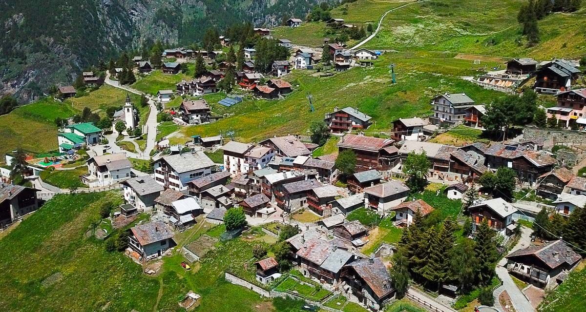 Chamois: Σε αυτό το πανέμορφο χωριό δεν μπορεί να φτάσει αυτοκίνητο (video)