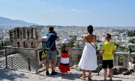 Οι Σέρβοι ταξιδιώτες θα προτιμήσουν την Ελλάδα και το 2022