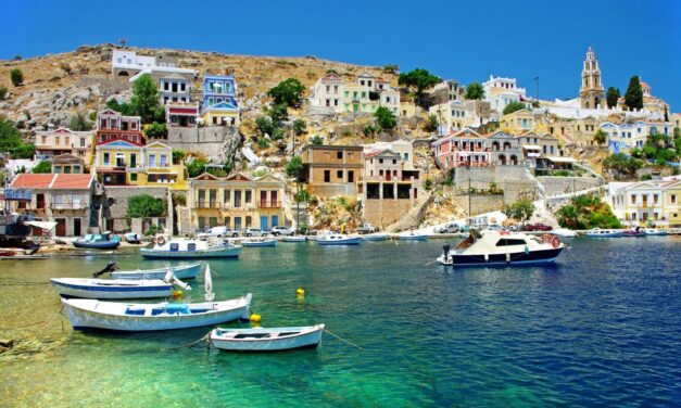 Εκτοξεύτηκαν οι ταξιδιωτικές εισπράξεις τον Ιούλιο