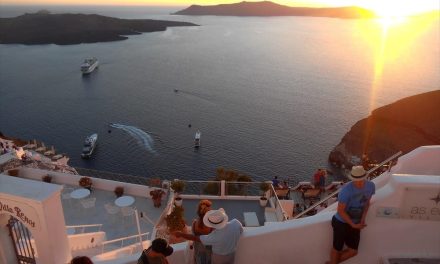 Ιδιαίτερα θετικές οι προοπτικές για τον ελληνικό τουρισμό και το 2024