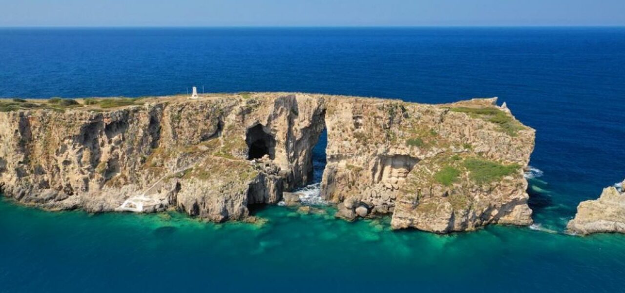 Τσιχλί Μπαμπά: Το νησί της Μεσσηνίας με το κρυμμένο μυστικό (video)