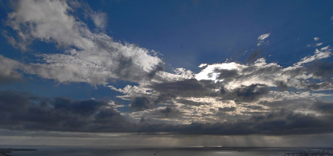 Άστατος ο καιρός σήμερα με βροχές – Δείτε που