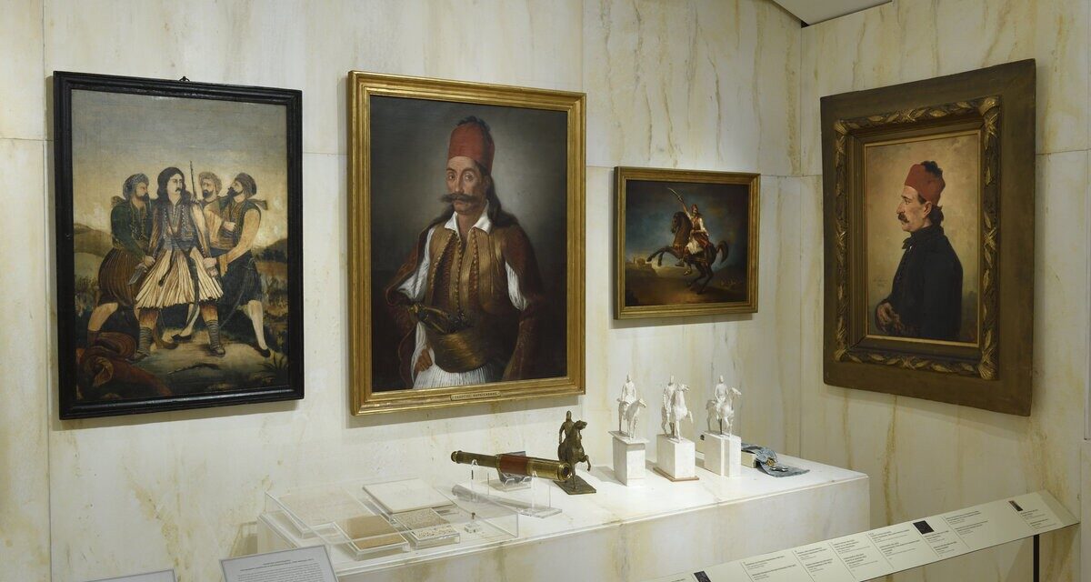 Η έκθεση «Κεντώντας την Ιστορία» ταξιδεύει στο Μουσείο Αργυροτεχνίας στα Ιωάννινα