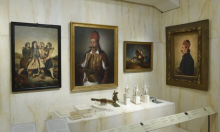 Η έκθεση «Κεντώντας την Ιστορία» ταξιδεύει στο Μουσείο Αργυροτεχνίας στα Ιωάννινα