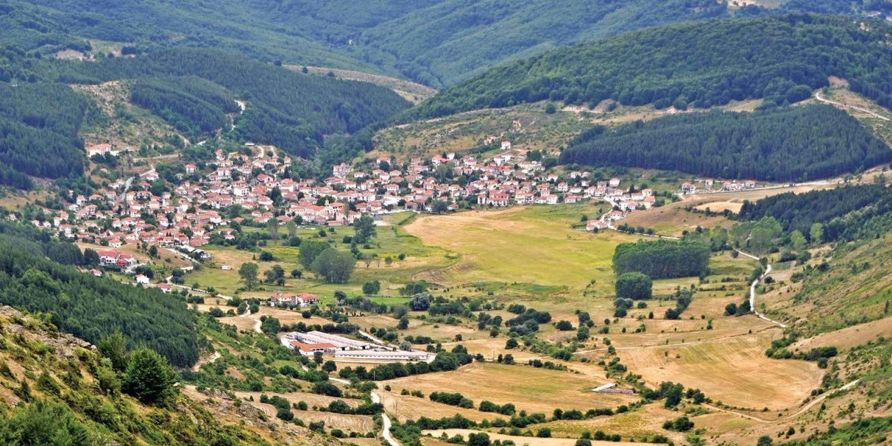 Βλάστη Κοζάνης: Το ελατοχώρι που στολίζει τη Μακεδονία