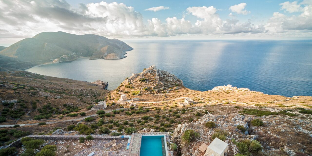 Telegraph: Αυτά είναι τα 5 ελληνικά ξενοδοχεία που πρέπει να επισκεφθείτε