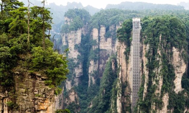 Αυτός είναι o υψηλότερος ανελκυστήρας του κόσμου- Βρίσκεται στο χείλος του γκρεμού (βίντεο)