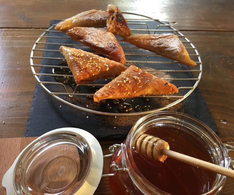 Λαχταριστά τρίγωνα φαναριώτικα που μας ταξιδεύουν… στην Πόλη